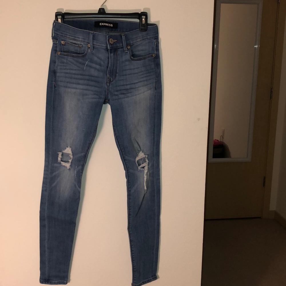 Distressed Skinny Jeans